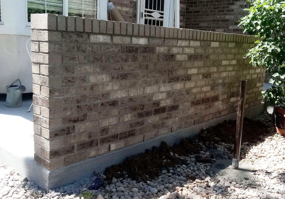 brick_residential_entrance_privacy_wall
