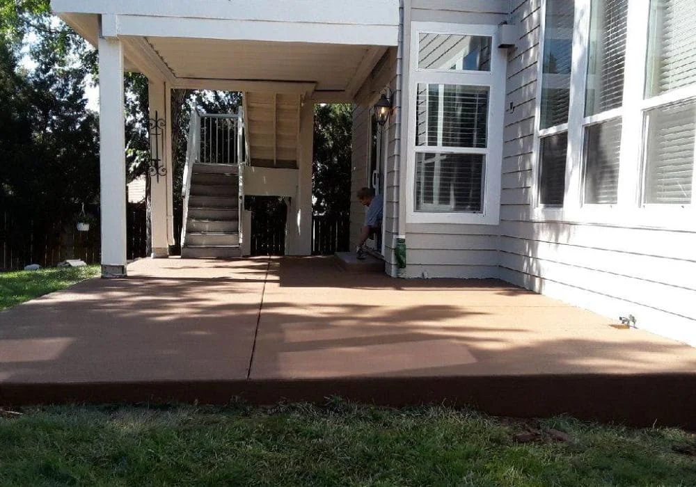 large-colored-concrete-back-patio-1